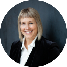 Headshot of Mia Maki